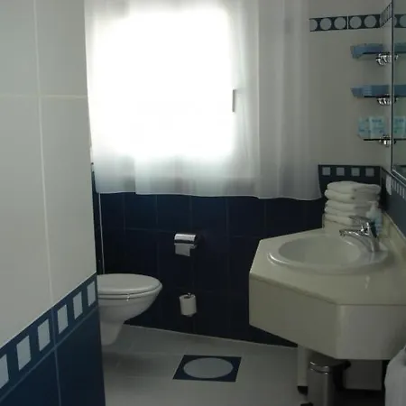 Sleeps 4 Pool Wifi Chayofa