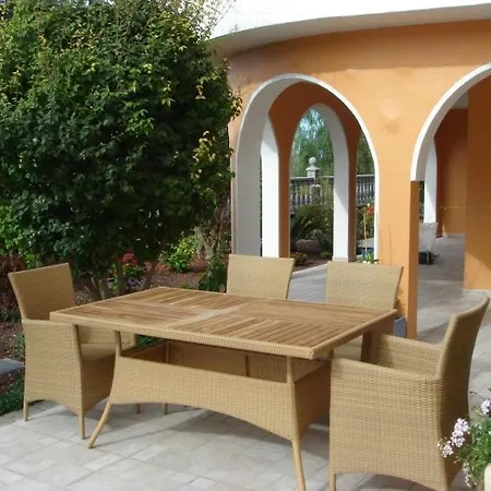Sleeps 4 Pool Wifi דירה Chayofa